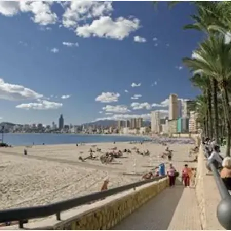 En El Centro A Un Minuto De La Playa *
